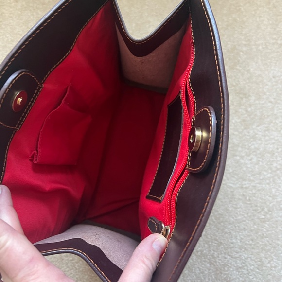 ALTO Dooney & Bourke (made in Italy) Tall Florentine Leather Tote - Picture 13 of 16